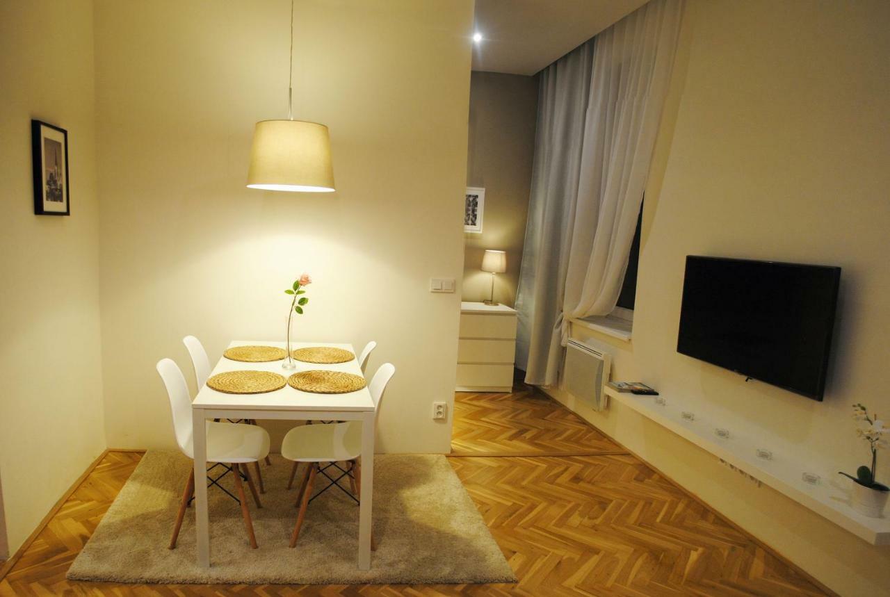 Apartments Centre In Style ออลอโมตซ์ ภายนอก รูปภาพ