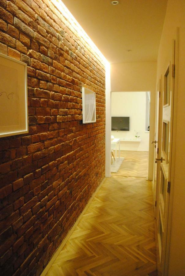 Apartments Centre In Style ออลอโมตซ์ ภายนอก รูปภาพ