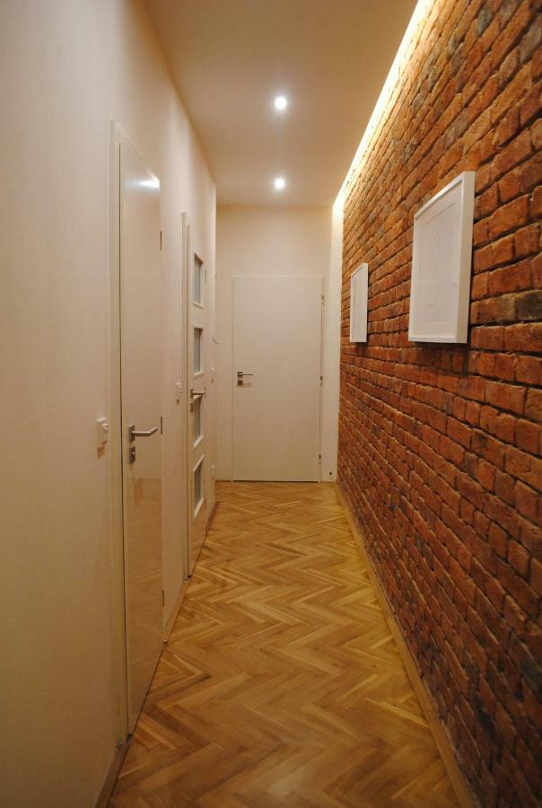 Apartments Centre In Style ออลอโมตซ์ ภายนอก รูปภาพ