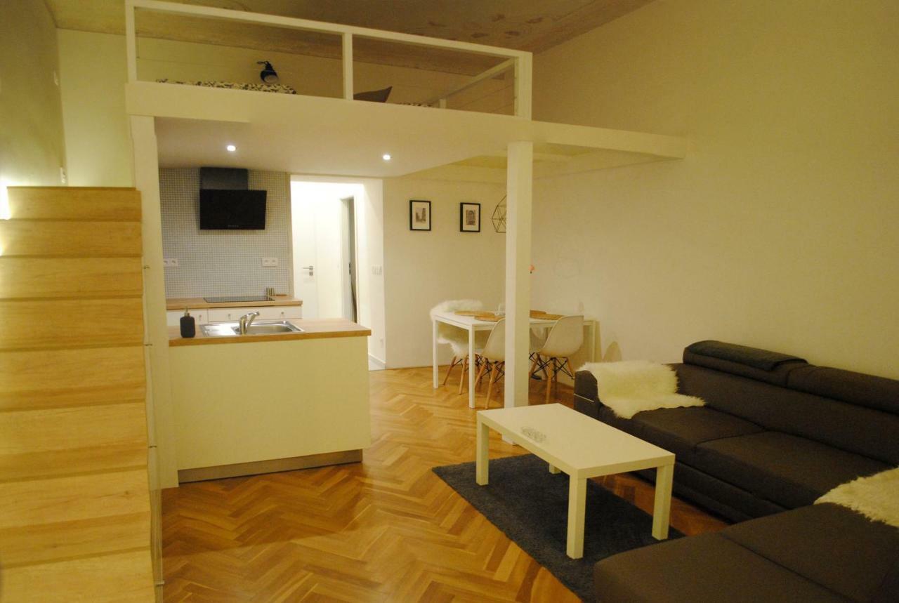 Apartments Centre In Style ออลอโมตซ์ ภายนอก รูปภาพ